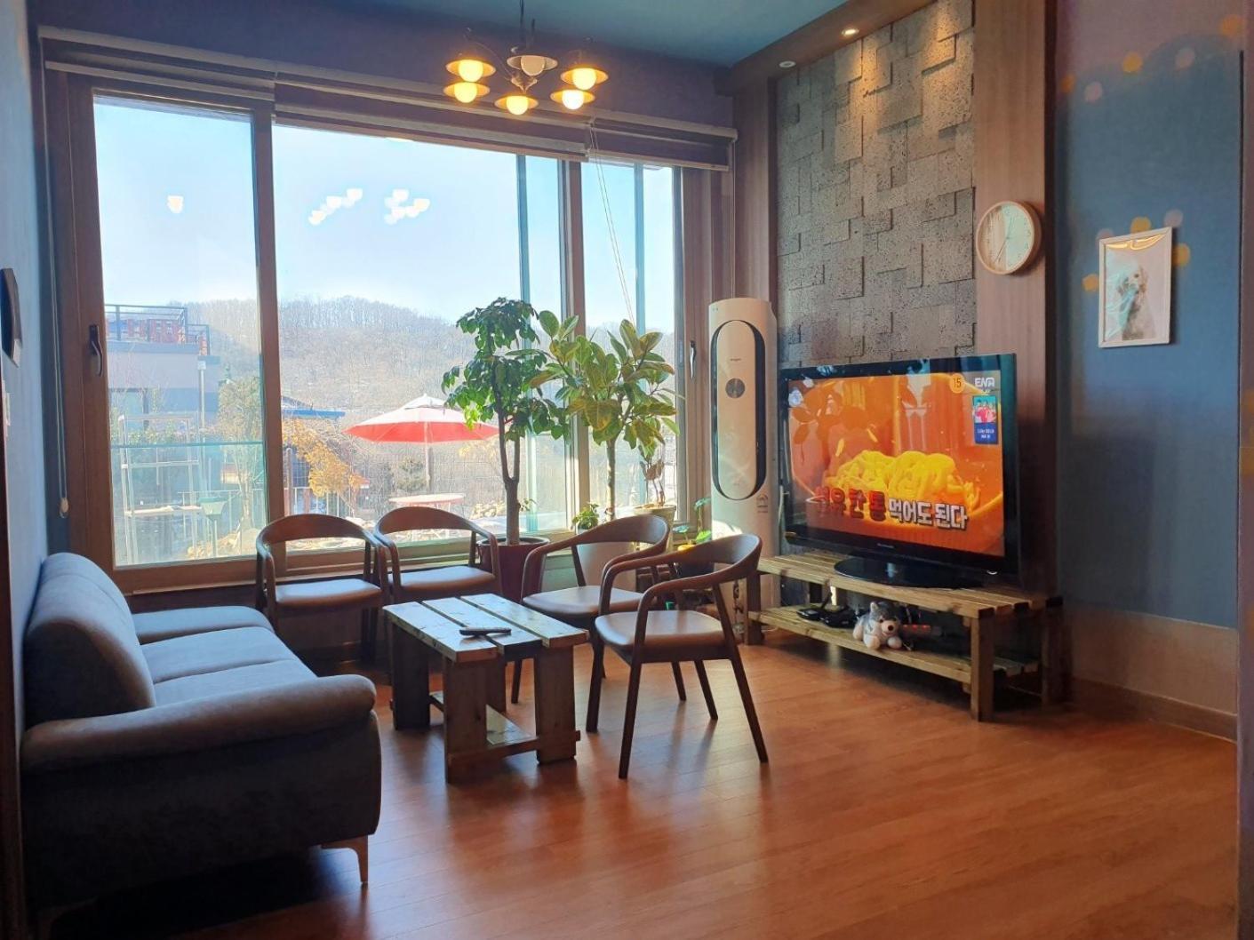 Yeoncheon Jjongi And Mary Pet Friendly Pension Vila Quarto foto