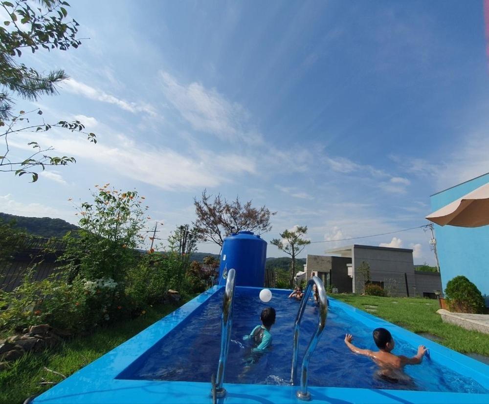 Yeoncheon Jjongi And Mary Pet Friendly Pension Vila Quarto foto